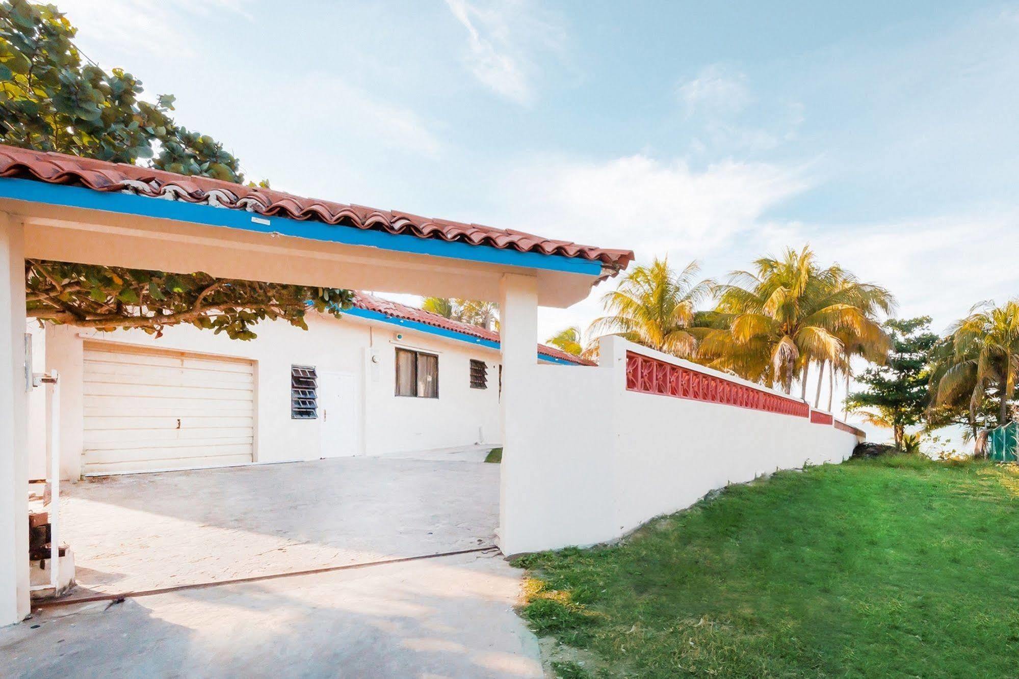 Appartamento Ventana Al Atlantico At Arecibo 681 Ocean Drive Islote Esterno foto